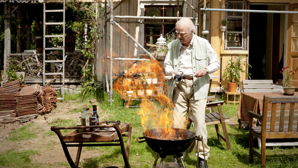 detail Stoletý stařík, který vylezl z okna a zmizel - DVD