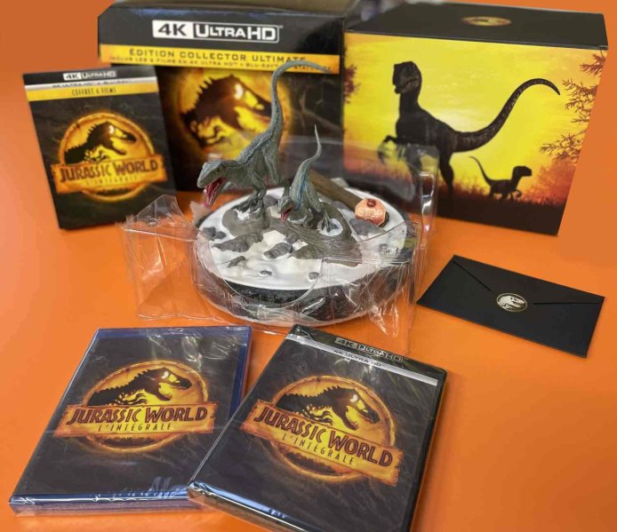 detail Jurský park 1-6 Zberateľská kolekcia - 4K Ultra HD Blu-ray + sošky Blue a Beta