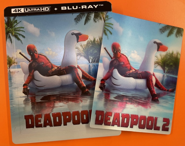 detail Deadpool 2 - 4K Ultra HD Blu-ray Steelbook + lentikulární magnet